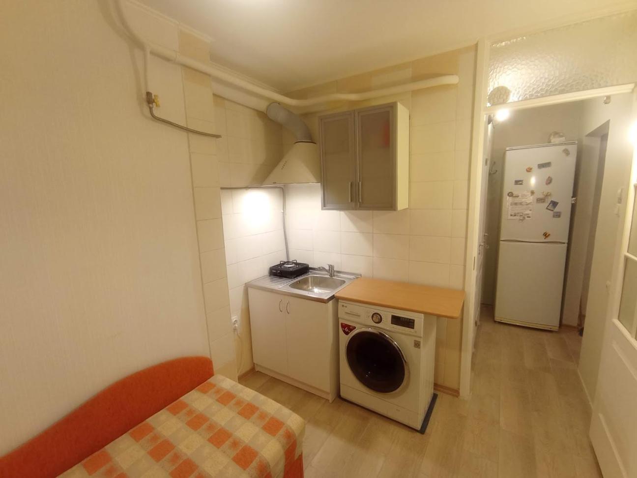 A Comfortable 18M Room With Balcony Talin Exterior foto
